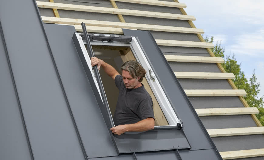 Nowość! Kołnierz Velux EDQ do montażu okien w dachach krytych blachą na rąbek